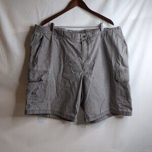L.L. Bean Men's Gray Comfort Elastic Waist Band Cargo/Trail Shorts, Size 46
